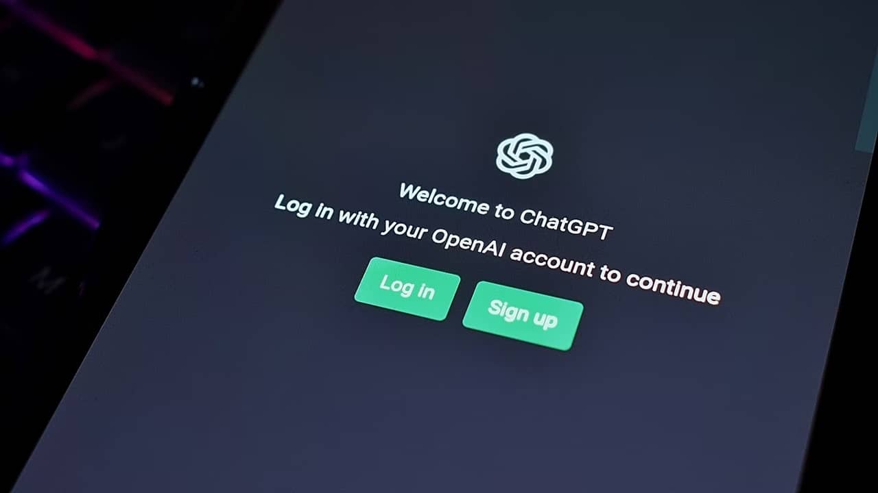 chatgpt-login-signup-page-on-smartphone-screen-feature (1)