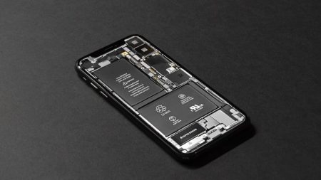 Batterie amovible dès 2027 : la fin programmée des smartphones à usage limité Batterie-amovible-union-européenne-smartphone (1)