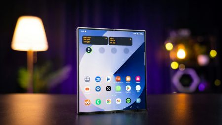 Galaxy Z Fold 8 Ultra : pourquoi Samsung pourrait changer toute sa stratégie pliable Samsung-Galaxy-Z-Fold