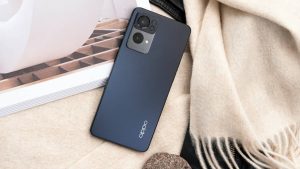 Oppo-smartphone (1)