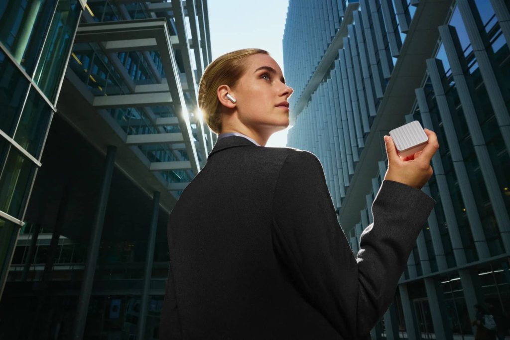 Des écouteurs IA pour parler à un agent IA capable d’écouter, comprendre et agir Des écouteurs IA pour parler à un agent IA capable d'écouter, comprendre et agir