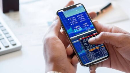 Application de trading : quelles fonctionnalités sont vraiment utiles pour investir en Bourse ? telephone trading